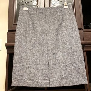 BROOKS BROTHERS, size 4, 100% wool plaid lined GREY